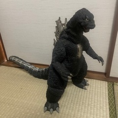ゴジラフィギュア　なるべく高額で❗️