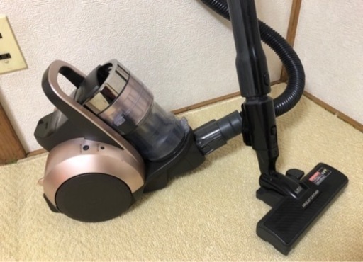 【商談中】【期間限定値下げ】11/15まで！掃除機　パナソニック　サイクロン　2024.3.3まで保証つき