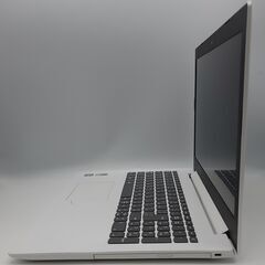LENOVOノートパソコン i3（中古）4GBのメモリ、SSD240GB, 15.6画面、Intel HD Graphics 620、Windows11, Office2021, Photoshop2021, Illustrator2021,Corel2021,FilmoraX等.の画像