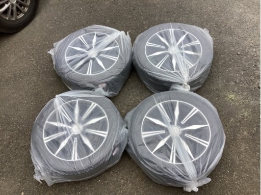 ｟商談中｠ブリヂストンアルミ付きスタッドレス／イボ付き／日産キックス