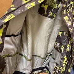 スノーボードウェア ジャケットの画像