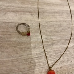 いちごネックレス&2連指輪の画像