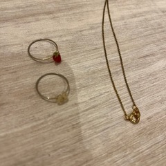 いちごネックレス&2連指輪の画像