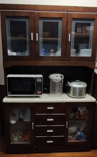 高級家具材ウォールナットの本物木製食器棚