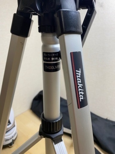 中古 マキタ　SK13P レーザー墨出し器&マキタ　エレベーター　LM1000