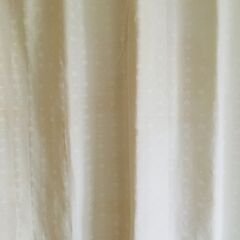 白いカーテンの画像