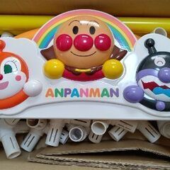 今週末までにお引き渡し可能で500円引き！美品☆アンパンマンおかたづけブランコパーク(説明書付き)の画像
