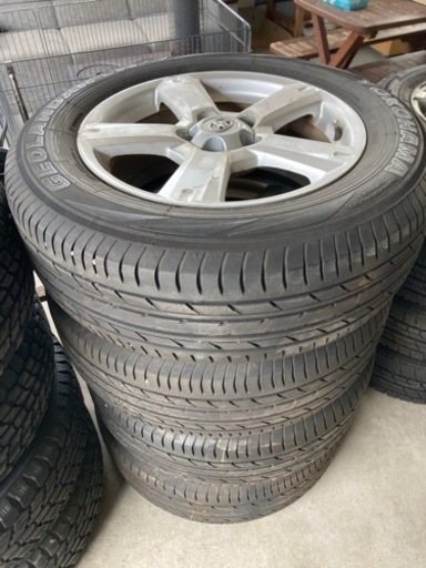 トヨタ純正ホイールとタイヤ