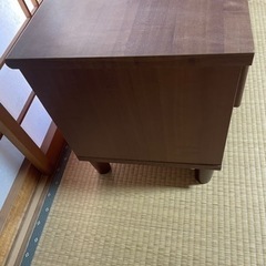 テレビボードの画像
