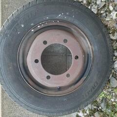 低床ダブルタイヤ トラック タイヤの画像