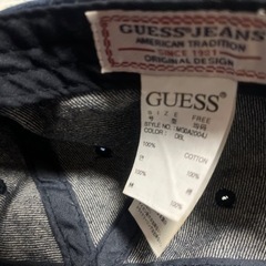 GUESS レディースデニムキャップの画像