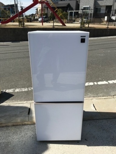 名古屋市郊外配送無料キャンペーン中　SHARP  137L 冷蔵庫　SJ-GD14D-W