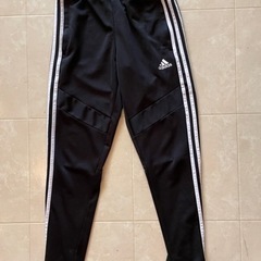 adidas ズボン　Mサイズ　11-12歳