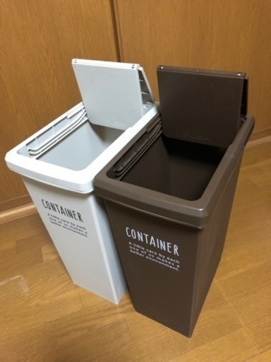 30ℓゴミ箱２つで¥3000