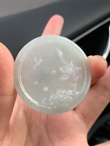 本翡翠ペンダント　蓮花　天然石 高品質 師匠作品　可愛い　みずみずしい　ミャンマー産　ヒスイ　
