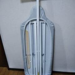 アイロン台　高さ調整可能の画像