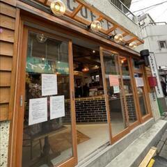 写真のような木製のガラス戸（引戸）の販売店を探しています。