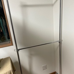 服をかけるドレッサー　値引きします