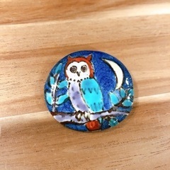 フクロウのブローチ　陶器製　【取引中】