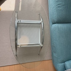 ガラステーブルの画像