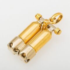 750YG/WG ITALY デザインペンダント 品番p21-93