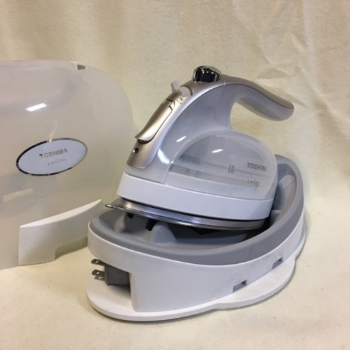 美品　TOSHIBA 東芝アイロン　コードレススチームアイロン