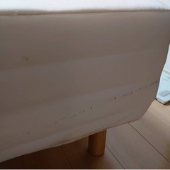 ★決まりました★ ベッド　セミダブル　無印　脚付きマットレスの画像