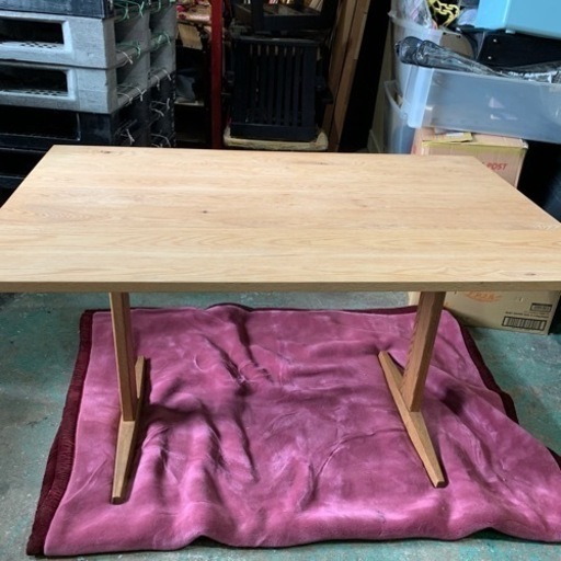 MONONATURAL テーブル