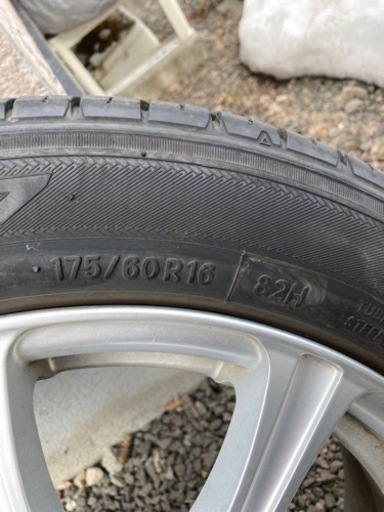 ホイール付きタイヤ　175-60-R16