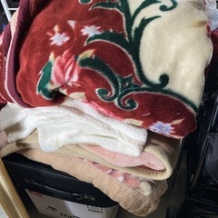 ^_^   中古毛布　どれでも100円