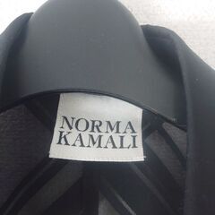 NORMA KAMALI ワンピースとブラウスの画像