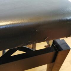 ピアノの椅子の画像