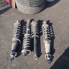 200系FRのクラウン ショック1台分の画像