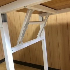 折りたたみデスクの画像