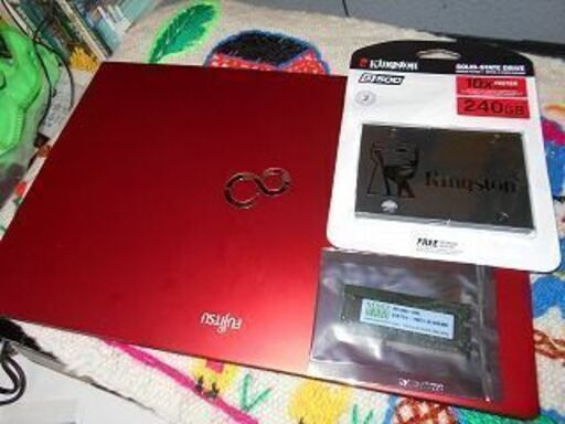 パソコン Fujitsu FMV LifeBook UH75/H Core i5