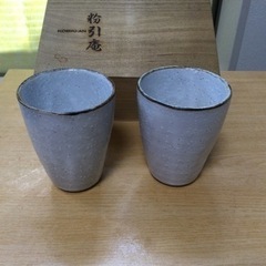 陶器のグラスの画像