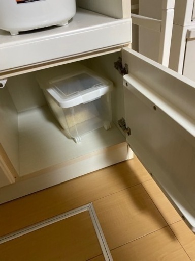 食器棚(ニトリで7万円相当)