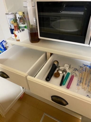 食器棚(ニトリで7万円相当)