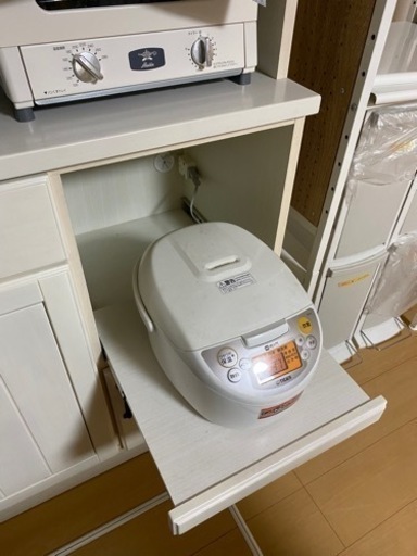 食器棚(ニトリで7万円相当)