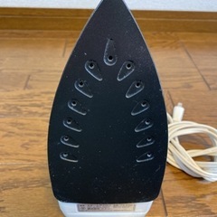 美品★ニトリ スチームアイロン ES-2350の画像