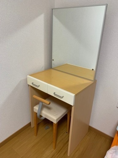 ドレッサー、鏡台、化粧台