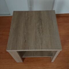 サイドテーブルの画像