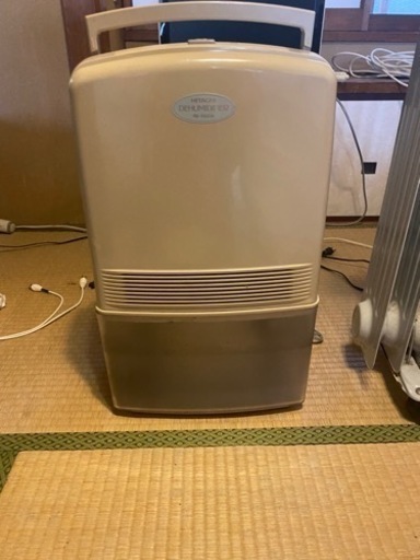 除湿機　オイルヒーター　ミニテレビ　こたつ