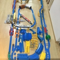 プラレール　いろいろ、たくさん