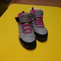 子供用トレッキングシューズ👟👟