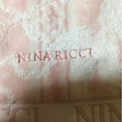 ニナリッチ　タオルハンカチの画像