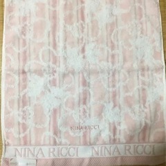 ニナリッチ　タオルハンカチ