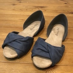 サンダル　かかとフラット