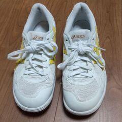 体育館シューズ　アシックス　黄色　26.5