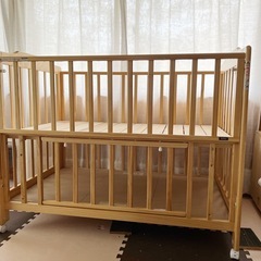 ベビーベッドの画像